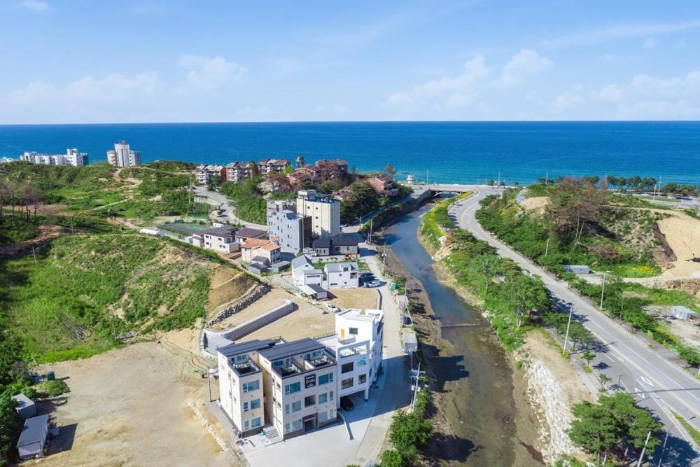 Gangneung Dislo Hotel Exterior foto